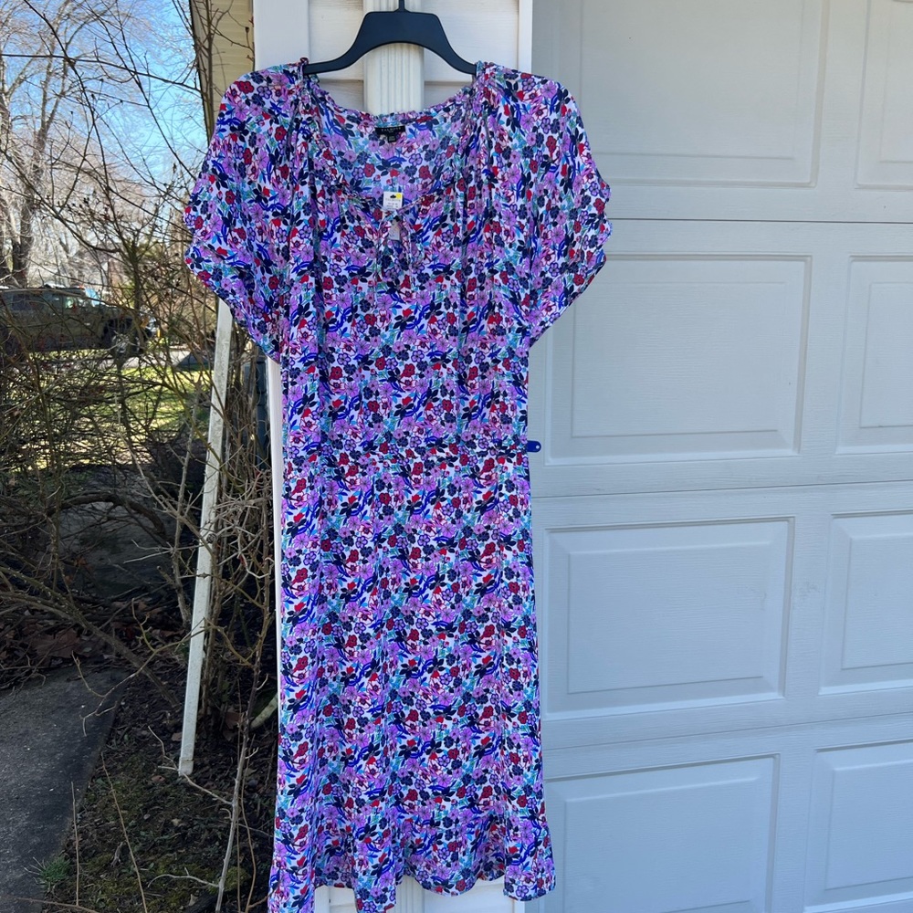 NWT Talbots Pretty Lavender Multicolored Floral Tie Neck Flutter Sleeves